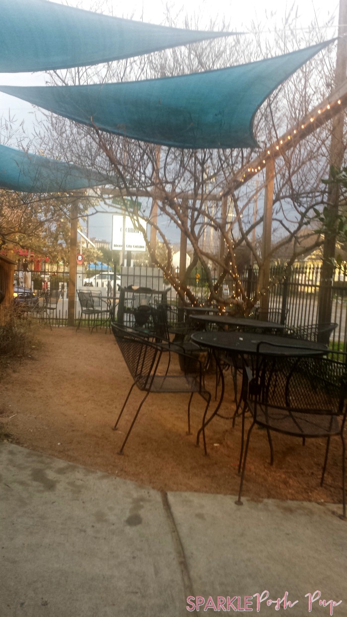 Gratifit-Dog-Friendly-Patio